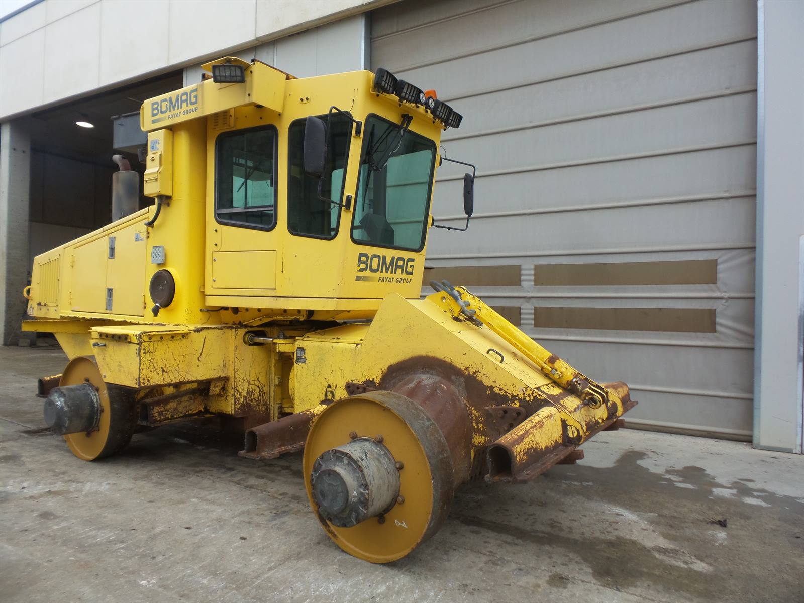 Used Excavators, Demolition equipment, Compactors BOMAG BC772RB2