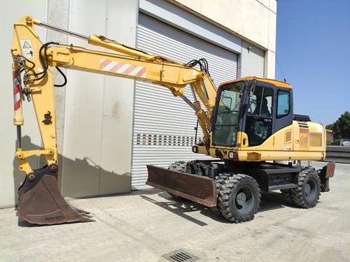 KOMATSU PW160-7EO - ESCAVATORE GOMMATO