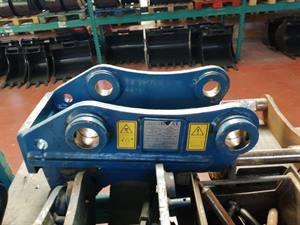 ATTACCO RAPIDO PER KOMATSU PC80_2749_RIU7244_V02_jpg.jpg