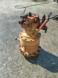 MOTORE IDRAULICO DI ROTAZIONE PER CATERPILLAR_3554_IMG_20240607_100917_jpg.jpg