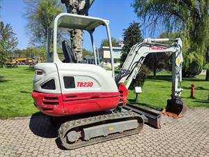TAKEUCHI TB230 - MINIESCAVATORE CINGOLATO _3791_35102_v02_jpg.jpg