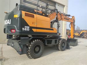 HYUNDAI HW140 - ESCAVATORE GOMMATO_4036_032727_v02_jpg.jpg