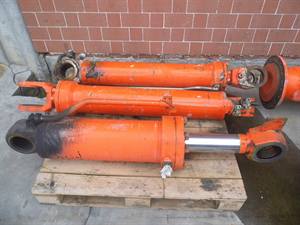 PISTONI PER FIAT HITACHI W270