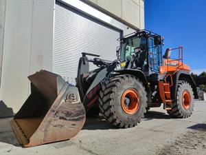 DOOSAN DL380-7 - PALA GOMMATA