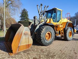 VOLVO L150H - PALA GOMMATA